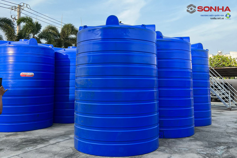 H&igrave;nh ảnh thực tế bồn nhựa sơn h&agrave; đứng