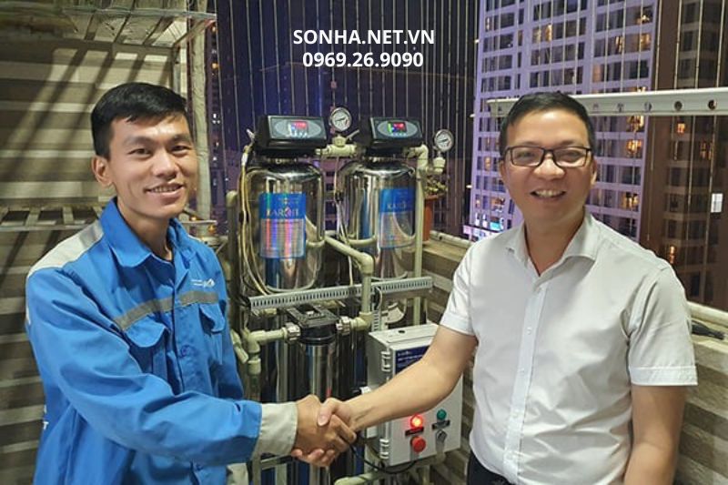 Lắp đặt m&aacute;y lọc nước đầu nguồn Karofi KTF-332IT cho kh&aacute;ch h&agrave;ng