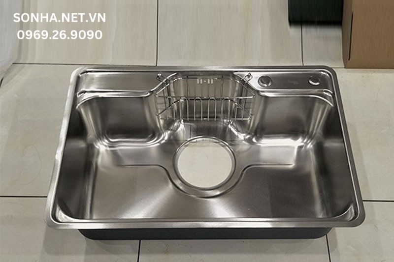 H&igrave;nh ảnh thực tế chậu rửa b&aacute;t 1 hố HQ Bancoot 680